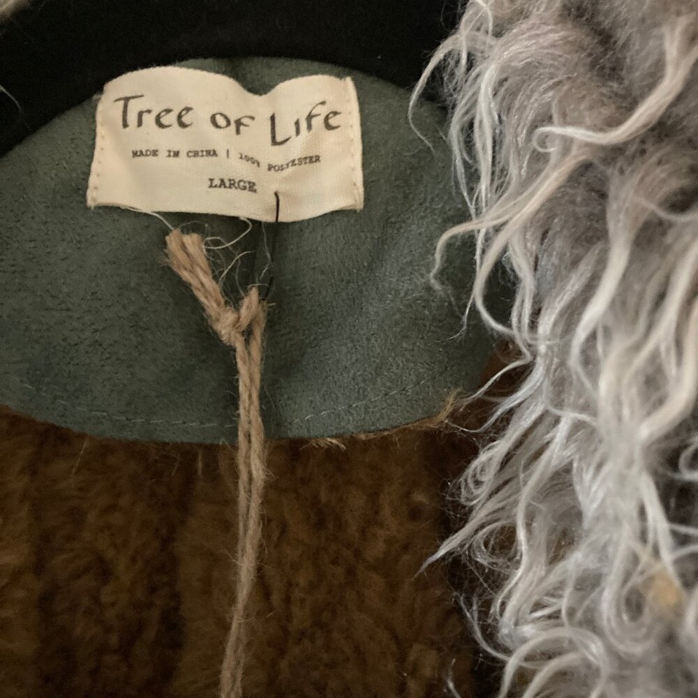 Tree of Life Women's Green Faux Fur Trim Embroidered Coat - Picture 3 of 9